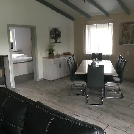 32 Ferienhaus Am See